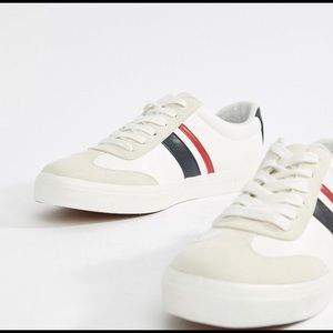 Retro Sneakers with red & navy stripe.